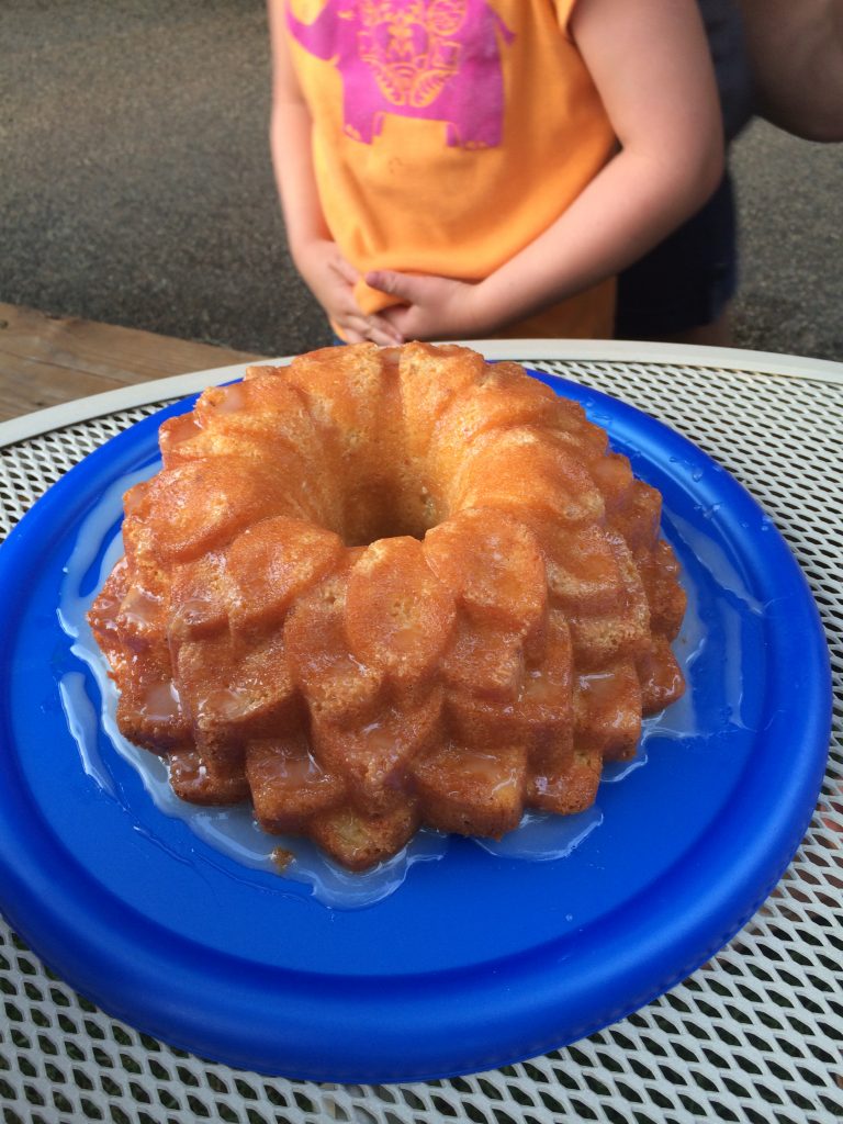 baked-cake-wtih-glaze