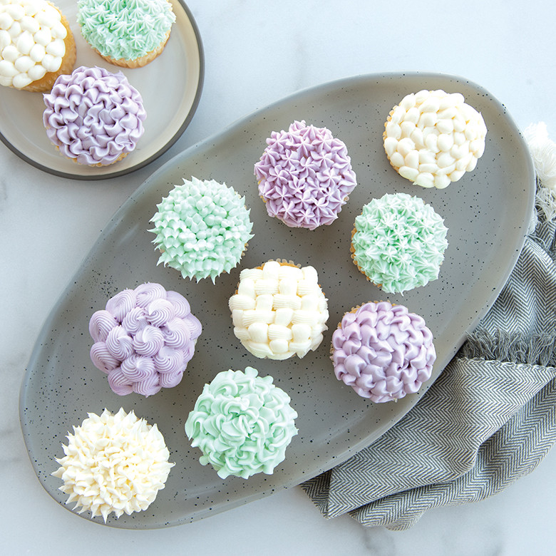 27 Piece Decorating Tip Set View 2