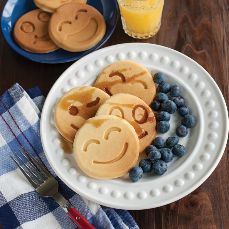 Smiley Face Pancake Pan View 2