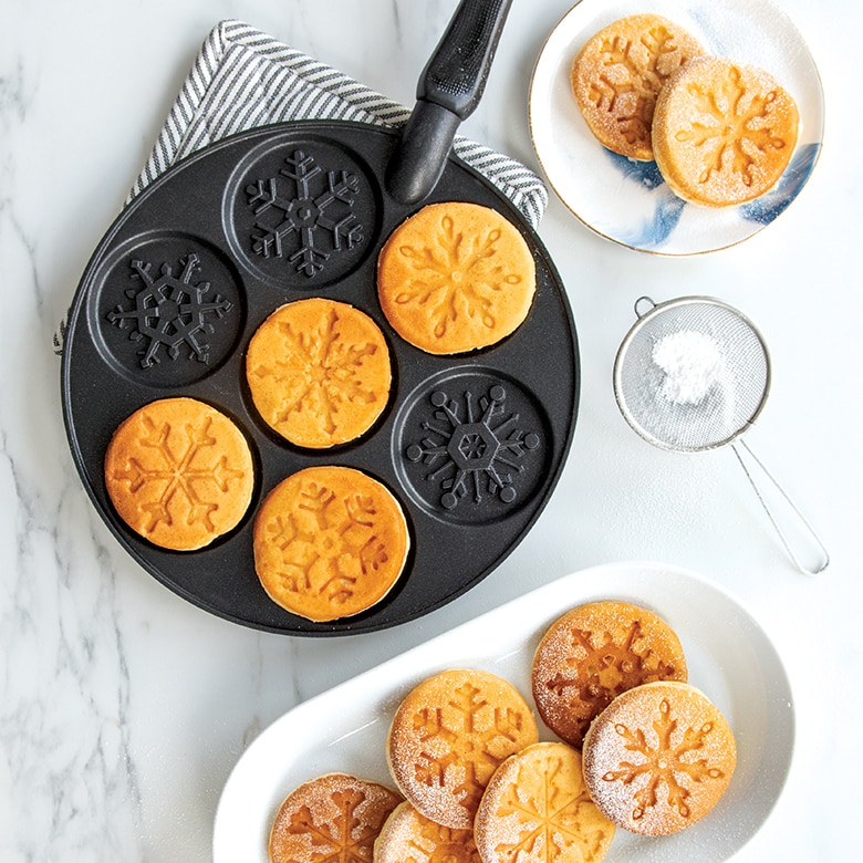 Falling Snowflake Pancake Pan View 2