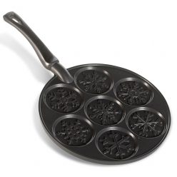 Visit Falling Snowflake Pancake Pan