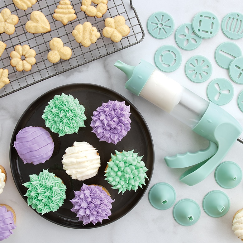 Deluxe Spritz Maker & Treat Decorating Set View 2