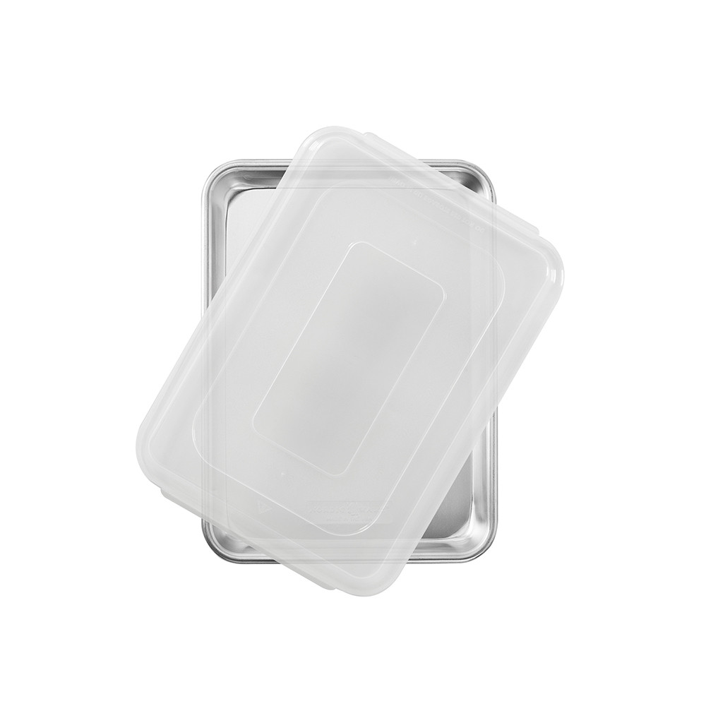 Naturals® Baker's Quarter Sheet Pan with Lid View 1