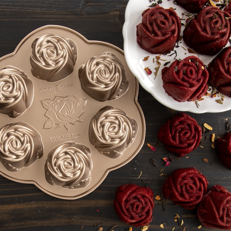 Rosebud Cake Pan View 2