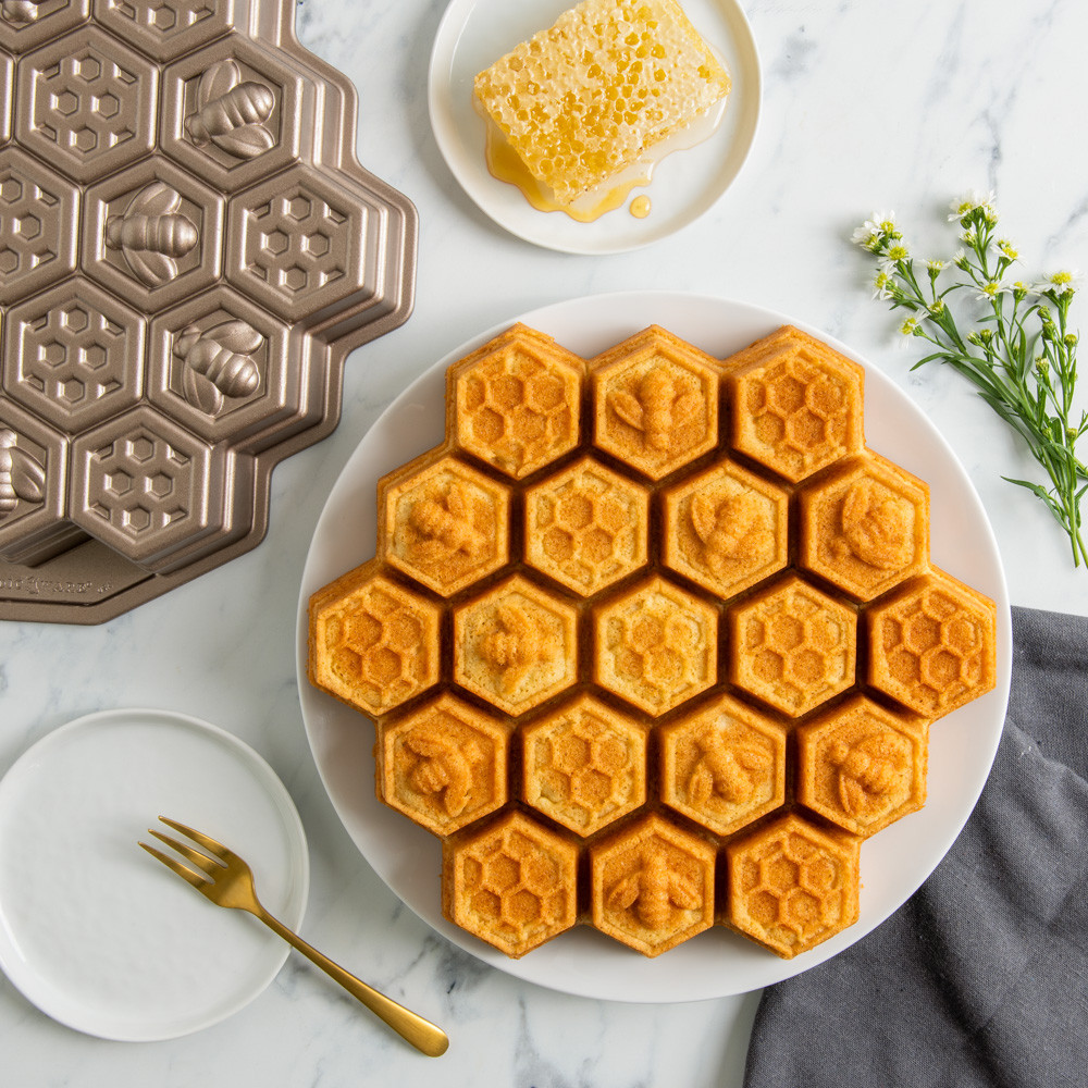 Honeycomb Pull-Apart Pan View 2