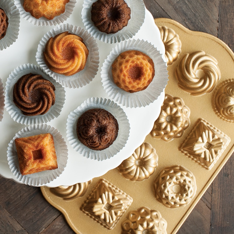 Mini Bundt Charms Pan View 2