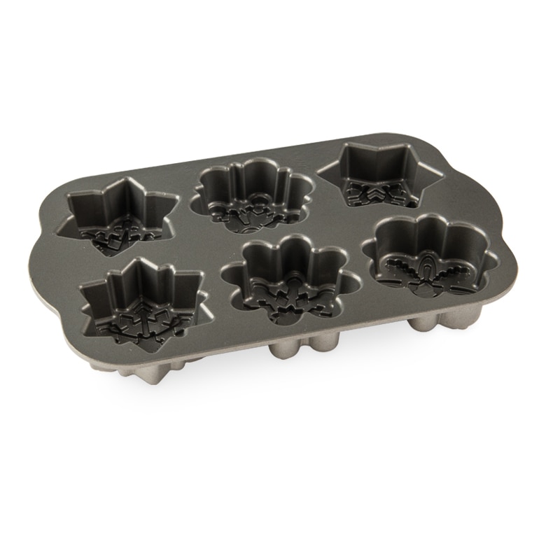 Frozen Snowflake Cakelet Pan View 2