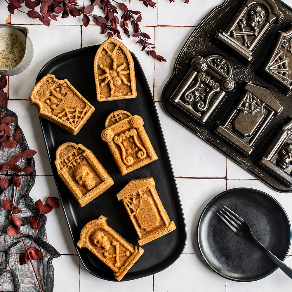 Tombstone Cakelet Pan View 2