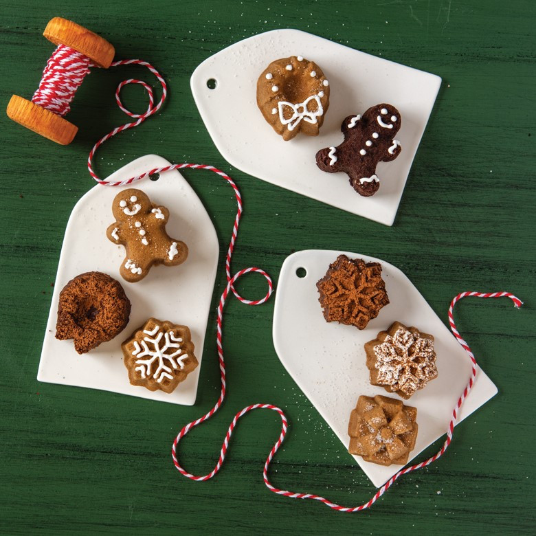 Holiday Teacakes Cakelet Pan View 2