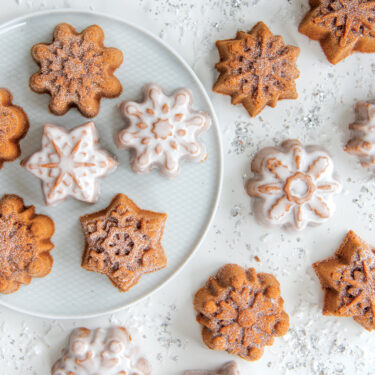 Visit Wintery Snowflake Cakelets Recipe