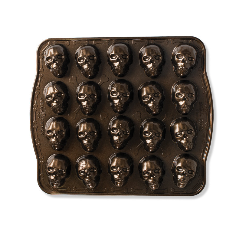 Skull Bites Cakelet Pan View 1