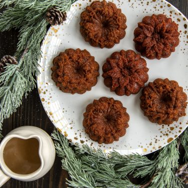Visit Sticky Toffee Pudding Wreathlettes Recipe