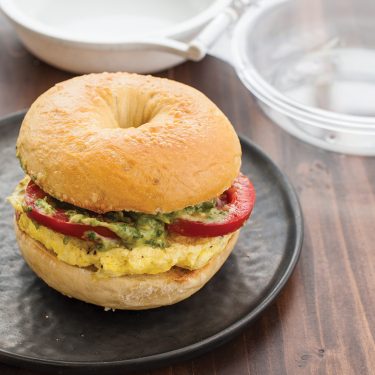 Visit Egg Breakfast Sandwich with Avocado and Tomato Recipe