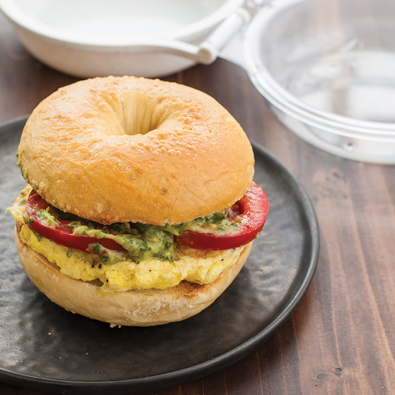 Visit Egg Breakfast Sandwich with Avocado and Tomato Recipe