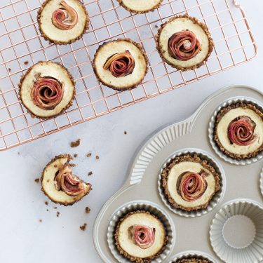 Visit Creamy Apple Rose Tartlettes Recipe