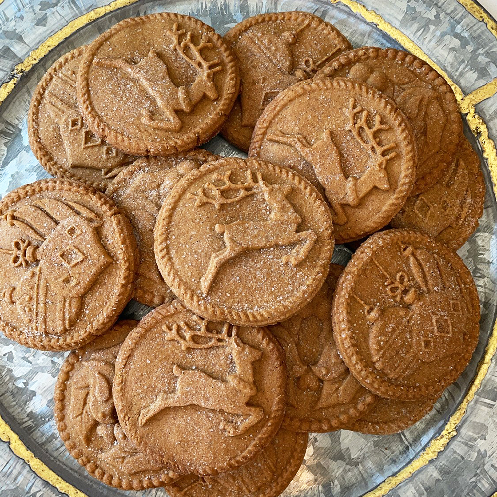 Visit Yuletide Stamped Gingerbread Cookies Recipe