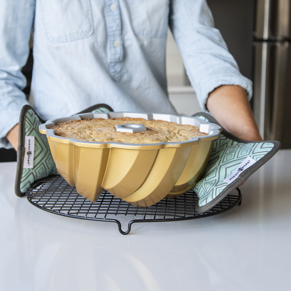 Bundt® Hot Pad Set of 2 View 2