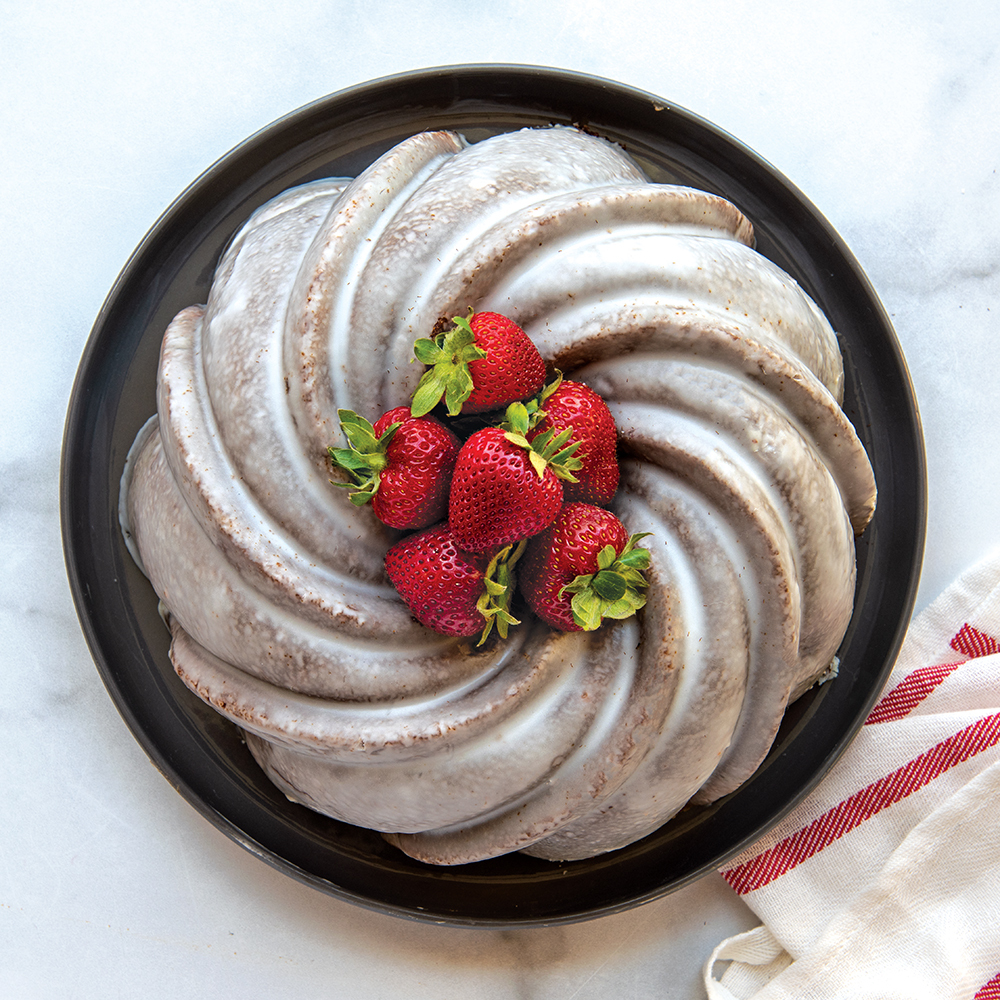 Swirl Bundt® Pan View 2