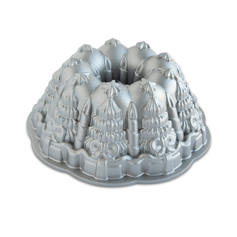 Very Merry Bundt® Pan View 1