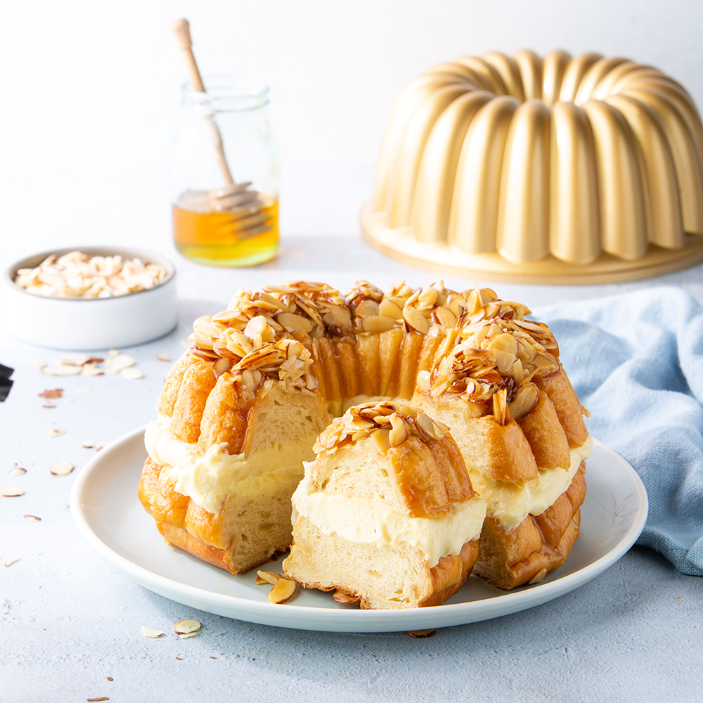 Visit Bee Sting (Bienenstich) Bundt Cake Recipe