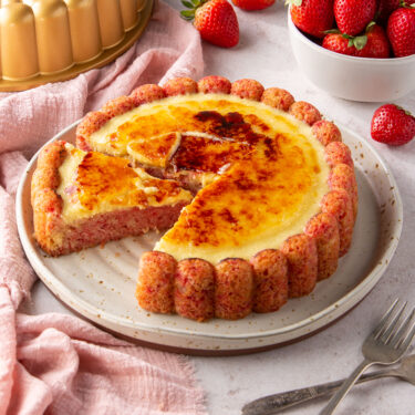 Visit Strawberry Creme Brulee Cake Recipe