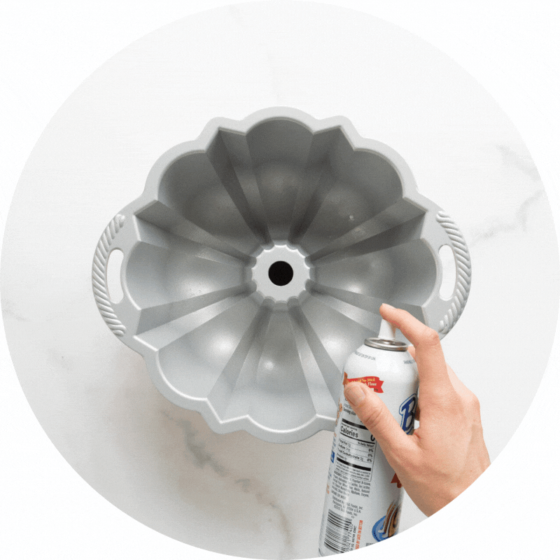 Prep pan with baking spray or butter/flour