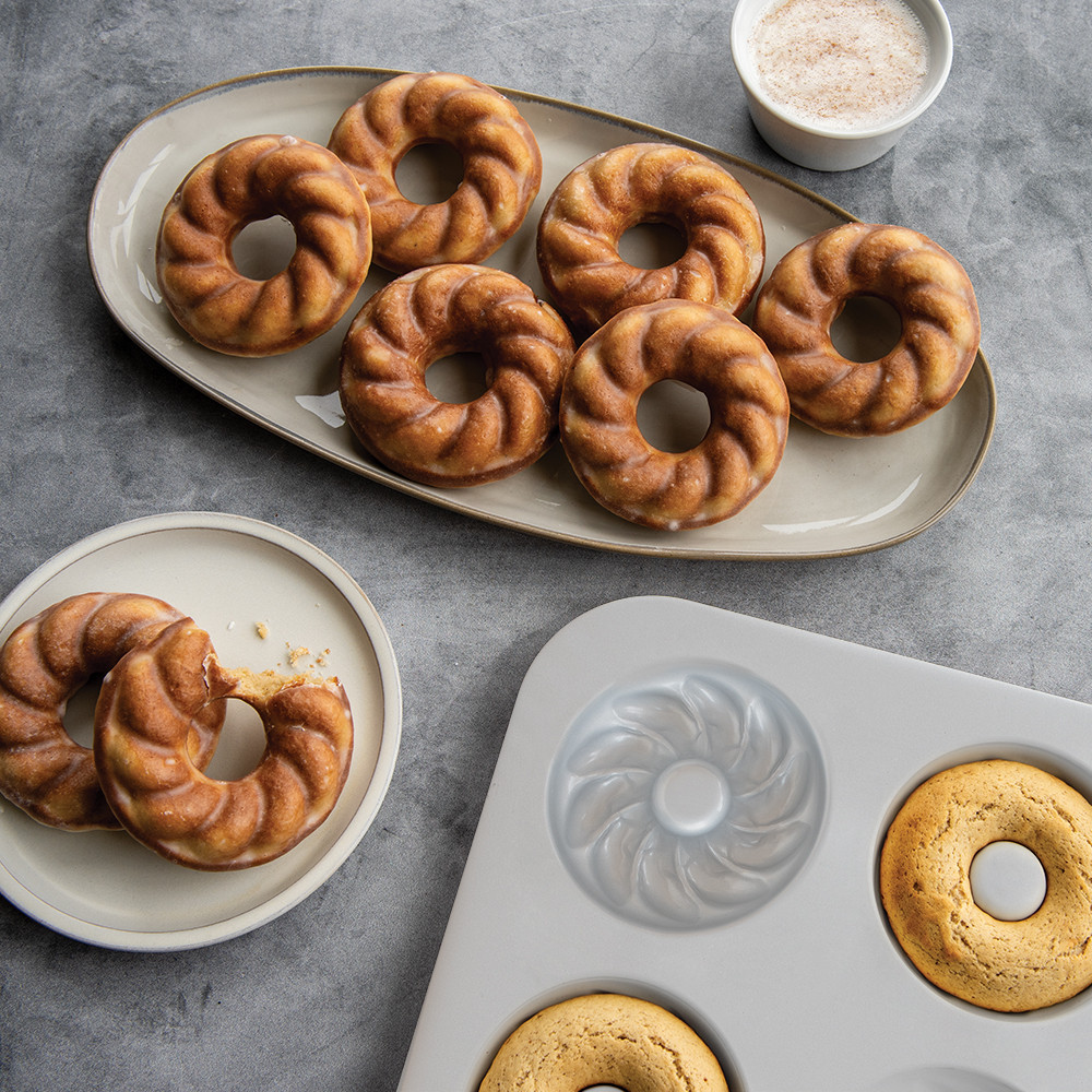 French Twist Donut Pan View 2