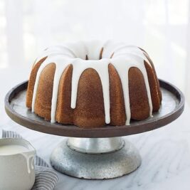 Everything You Need To Throw A Festive Holiday Party, According To Experts