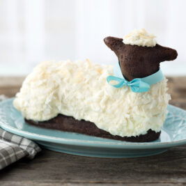 Recreate The Southern Lamb Cake Tradition With This Easy-To-Use Easter Baking Mold—Now 35% Off