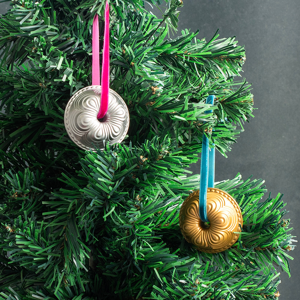 Set of 2 Collectible Cast Ornaments, Chiffon Bundt® View 2