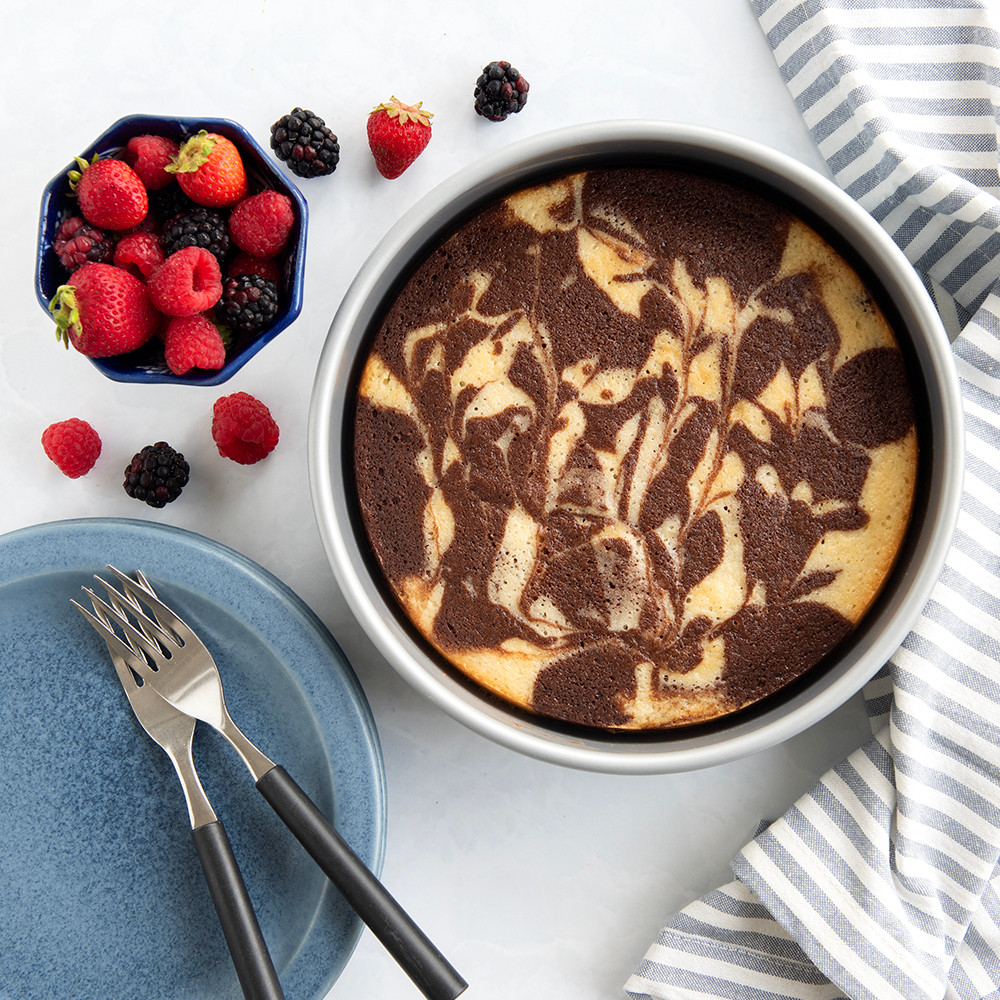 Brilliant Bakeware Nonstick 9 Inch Round Cake Pan View 2