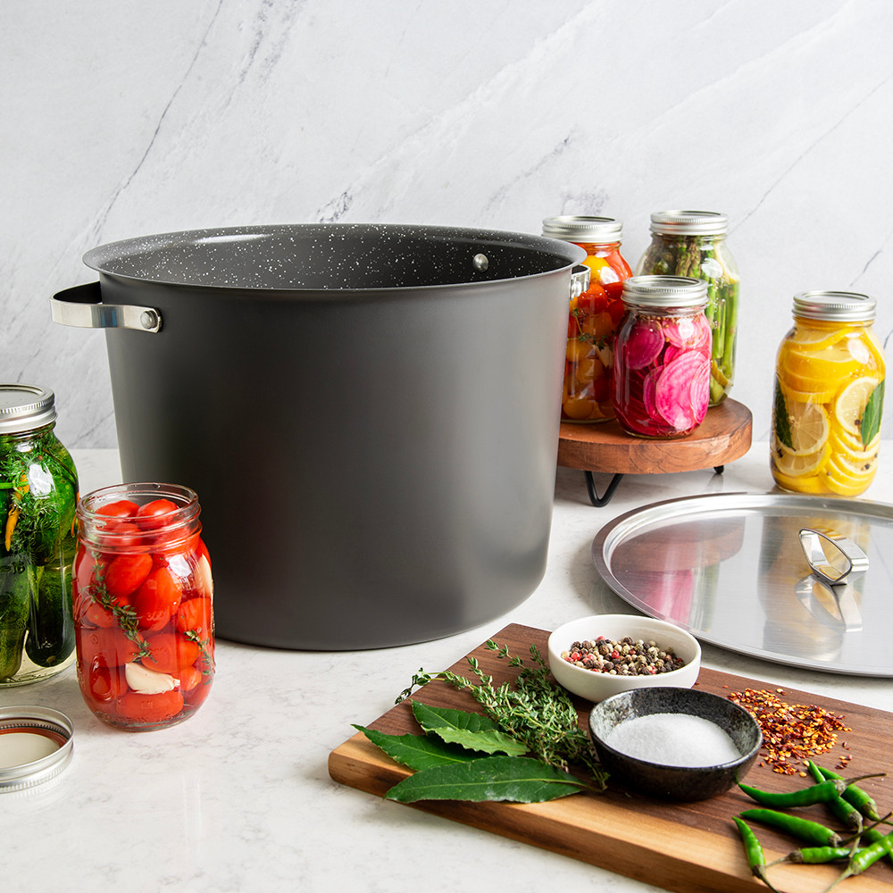 Verde 20 Qt Stock Pot with Lid View 2