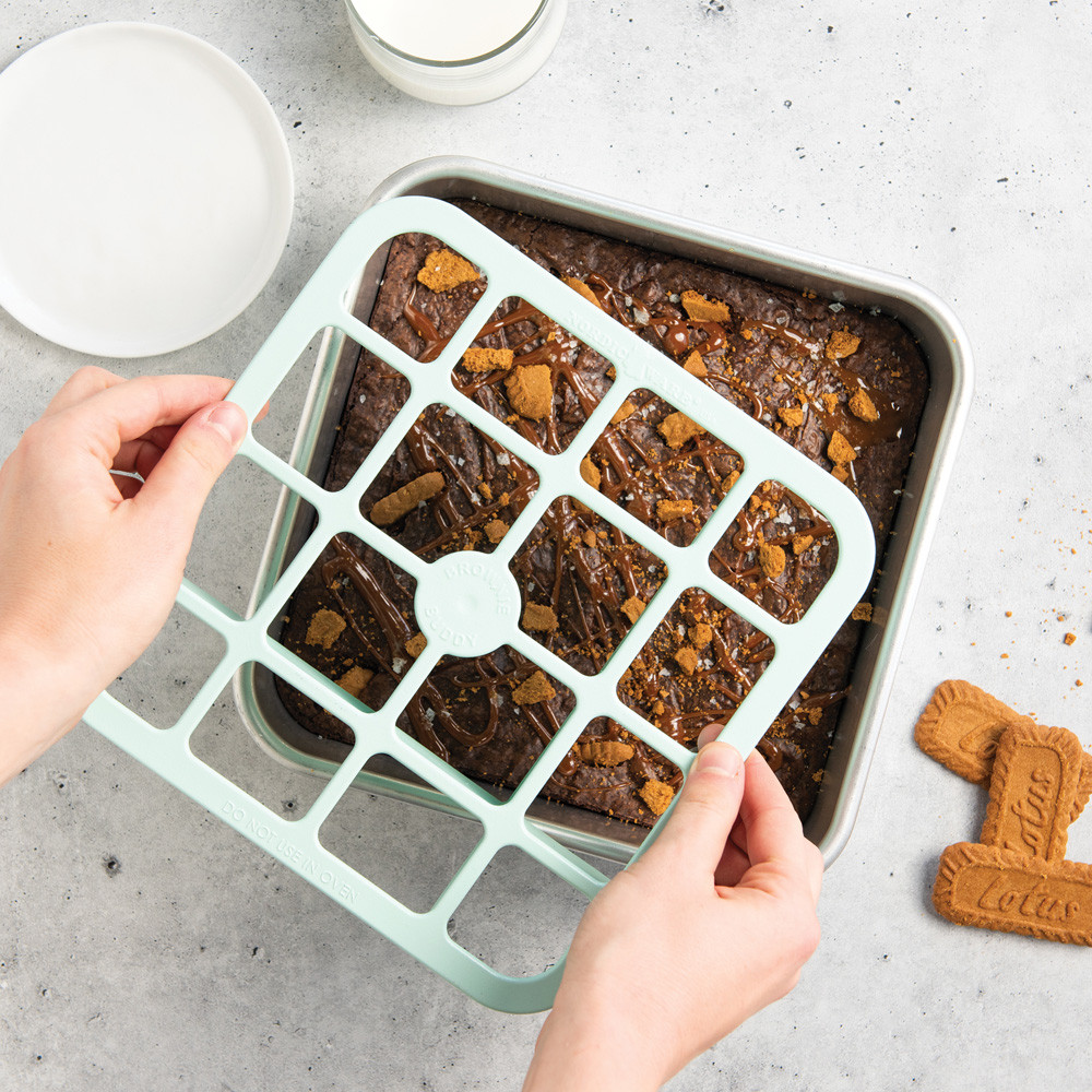 Brownie Buddy™ Cutter View 2
