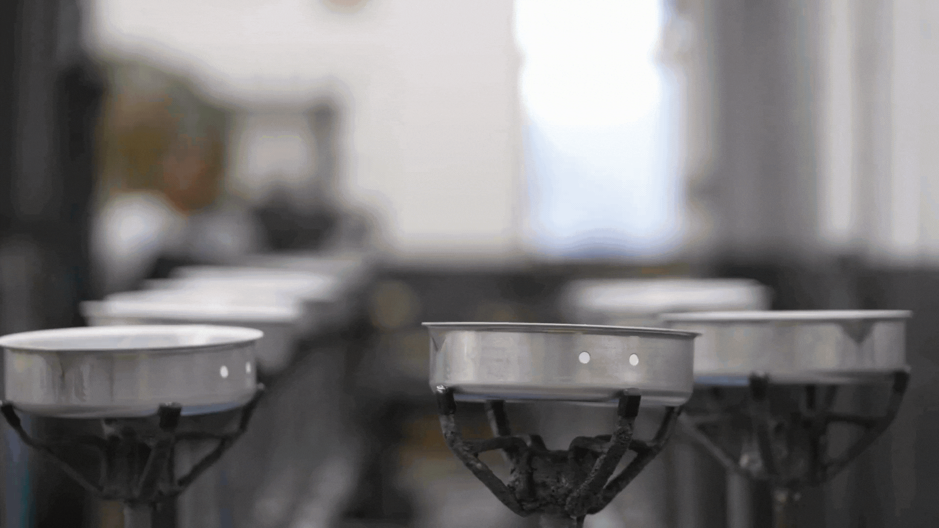Verde Ceramic Cookware Behind the Scenes Behind the scenes in the Nordic Ware Factory of the creation of Verde Ceramic Cookware.
