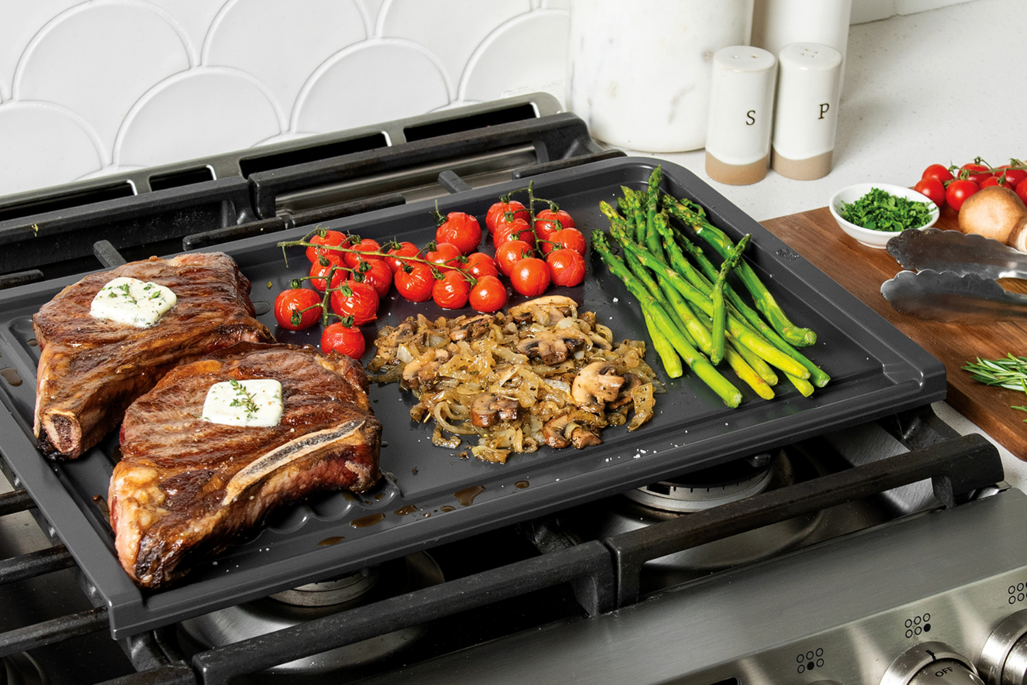 Steak and vegetable dinner cooked on Nordic Ware Basalt Dual Top Grill Griddle.