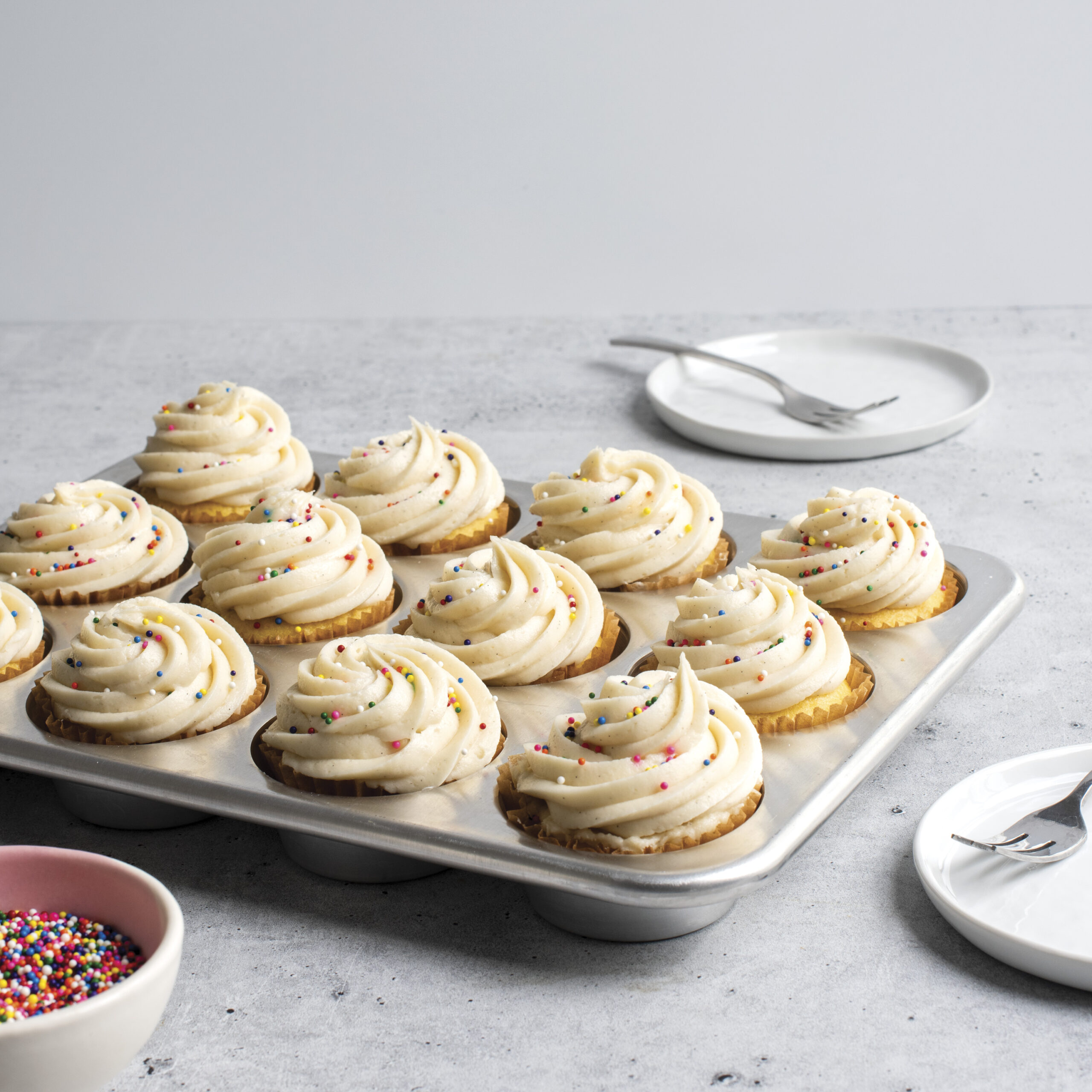 Visit Vanilla Cupcakes with Vanilla Buttercream Recipe
